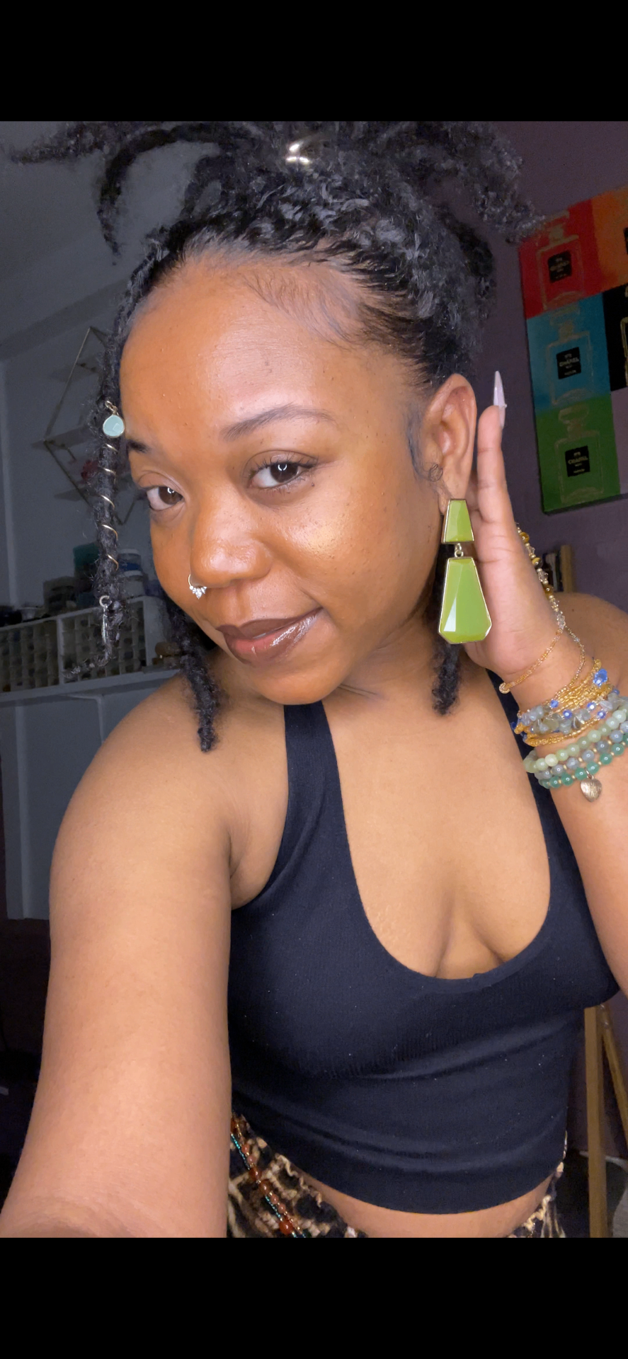 The founder of DEFINE Waistbeads in her studio
